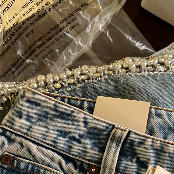 NWT Alice + Olivia Ora embellished Jeans 26 - Picture 3 of 7